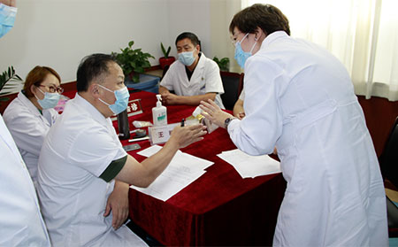 王昕教授與濰坊銀康醫院李華杰院長