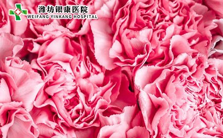 額頭出現白斑是怎么回事?白癜風危害有哪些?