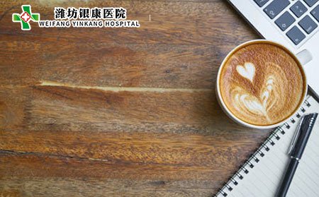 什么因素導致的濕疹?胸部濕疹應該怎么護理?